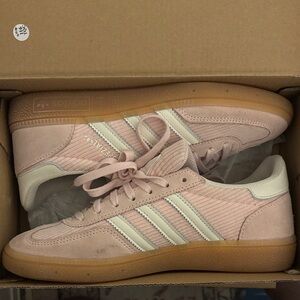 adidas Originals Handball Spezial sneakers in pink & white - US 6